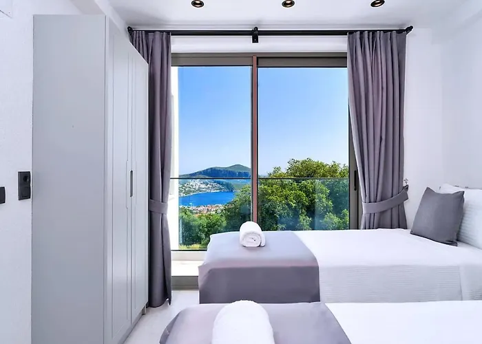 Villa 3 Bedroom Seaview With Private Pool Hot Tub