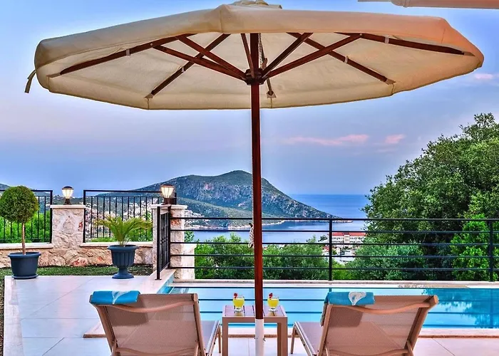 3 Bedroom Seaview With Private Pool Hot Tub