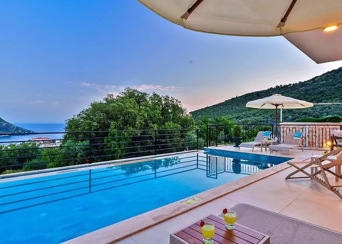 3 Bedroom Seaview With Private Pool Hot Tub Villa *