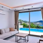 Villa 3 Bedroom Seaview With Private Pool Hot Tub