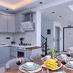 Villa 3 Bedroom Seaview With Private Pool Hot Tub *
