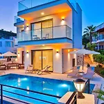3 Bedroom Seaview With Private Pool Hot Tub *