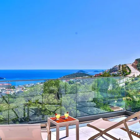 3 Bedroom Seaview With Private Pool Hot Tub וילה קלקן