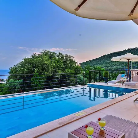 3 Bedroom Seaview With Private Pool Hot Tub וילה *