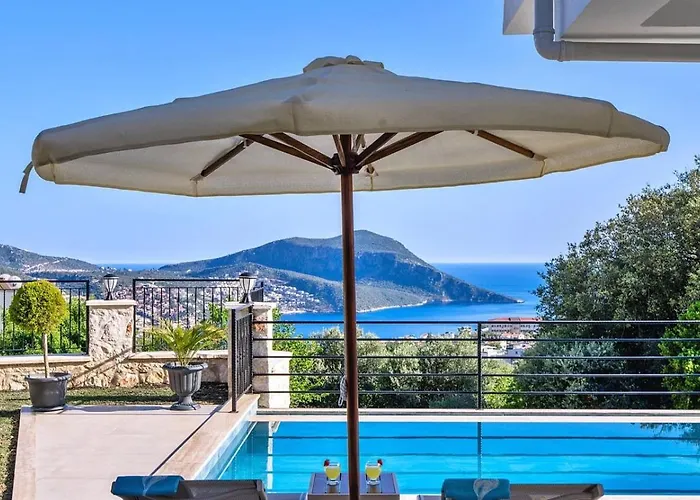 3 Bedroom Seaview With Private Pool Hot Tub